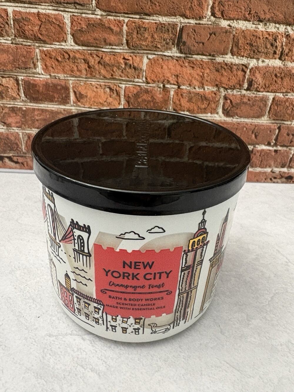 Bath & Body Works “New York City” Champagne Toast 🍾🥂🍾Candle 14.5 oz Rare!